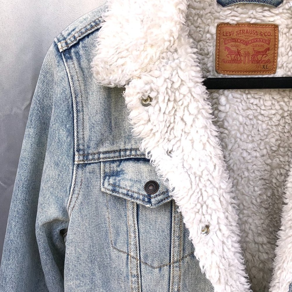 vintage acid washed levis furry jacket